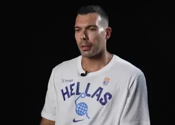 Κώστας Σλούκας: “Το πρόβλημα στον άσο το δημιουργείτε εσείς, ο κόουτς Σπανούλης βγάζει λαγούς από το καπέλο του”