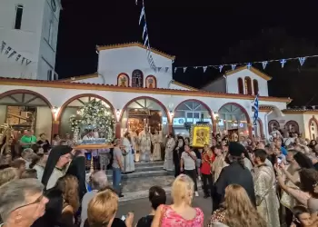 Λιτανεία της Παναγίας Τριχερούσας και του Επιταφίου της Θεοτόκου στην Παραλία και στον Πλαταμώνα Πιερίας Λιτανεία της Παναγίας Τριχερούσας και του Επιταφίου της Θεοτόκου στην Παραλία και στον Πλαταμώνα Πιερίας