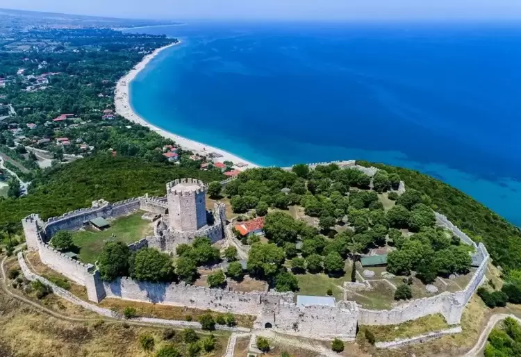 Νέες συνήθειες στον τουρισμό: Πρώτη στις περικοπές η εστίαση, ανταγωνιστής τα…Σούπερ Μάρκετ