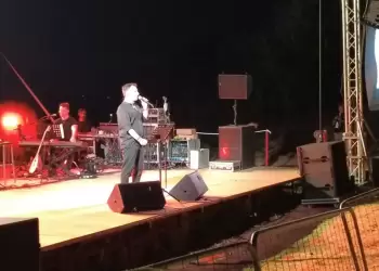 Ο  Δημήτρης Μπάσης στο Βυζαντινό Κάστρο του Μακρυγιάλου έλαμψε σαν το ολόγιομο  φεγγάρι