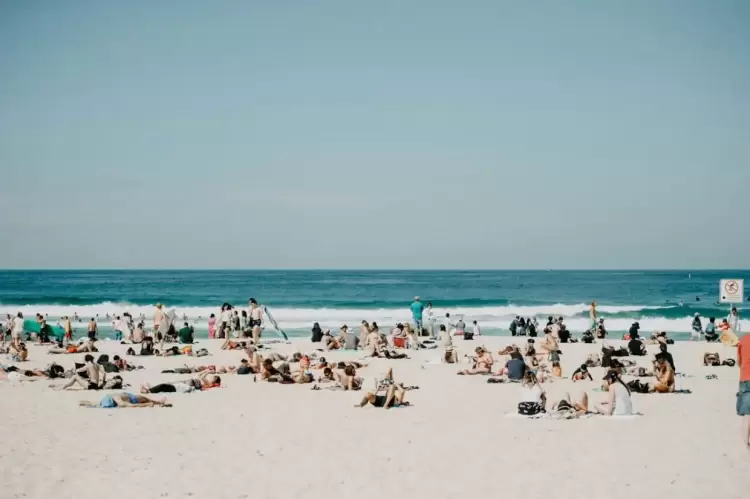 Οι διακοπές είναι απαραίτητες; Τουλάχιστον οκτώ μέρες μακριά από τη δουλειά «γεμίζουν οι μπαταρίες» λένε οι ειδικοί