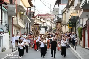 Η περιφορά της εικόνας της Παναγίας στον Κολινδρό Η περιφορά της εικόνας της Παναγίας στον Κολινδρό