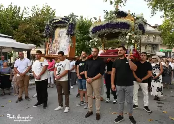 Η περιφορά της εικόνας της Παναγίας στον Κολινδρό