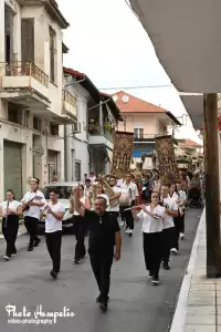 Η περιφορά της εικόνας της Παναγίας στον Κολινδρό Η περιφορά της εικόνας της Παναγίας στον Κολινδρό