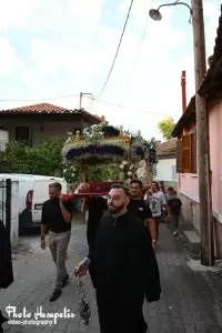 Η περιφορά της εικόνας της Παναγίας στον Κολινδρό Η περιφορά της εικόνας της Παναγίας στον Κολινδρό