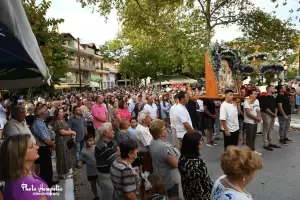 Η περιφορά της εικόνας της Παναγίας στον Κολινδρό Η περιφορά της εικόνας της Παναγίας στον Κολινδρό