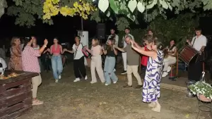 Περιηγητικός περίπατος των αμπελώνων της Πιερίας και γευσιγνωσία στο Κτήμα Ξηρομερίτη Περιηγητικός περίπατος των αμπελώνων της Πιερίας και γευσιγνωσία στο Κτήμα Ξηρομερίτη