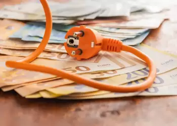 Ποια χρωματιστά τιμολόγια επιλέγουν 100 χιλιάδες νέοι πελάτες