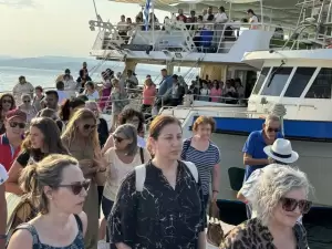 Προσκυνηματικός Περίπλους του Αγίου Όρους από την Ιερά Μητρόπολη Κίτρους Προσκυνηματικός Περίπλους του Αγίου Όρους από την Ιερά Μητρόπολη Κίτρους