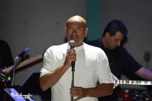 Συναυλία–αφιέρωμα στον μοναδικό Βασίλη Καρρά Συναυλία–αφιέρωμα στον μοναδικό Βασίλη Καρρά