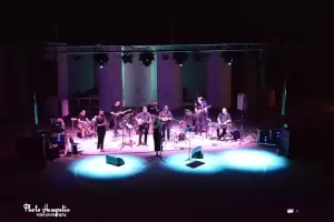 Συναυλία–αφιέρωμα στον μοναδικό Βασίλη Καρρά Συναυλία–αφιέρωμα στον μοναδικό Βασίλη Καρρά