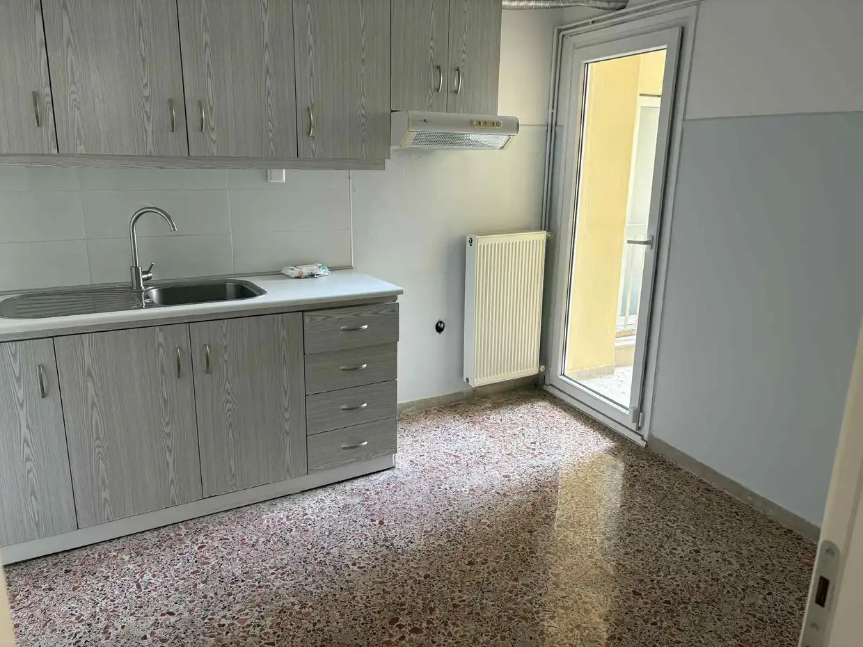 Θεσσαλονίκη – Ενοικιάζεται διαμέρισμα 90τμ σε άριστη κατάσταση, επί της Μαρτίου (100 μέτρα από το μετρό)