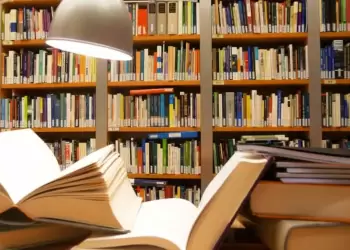 Τι διαβάζουν οι Έλληνες το 2025; Οι βιβλιοπώλες της Κατερίνης δίνουν την εικόνα της αγοράς