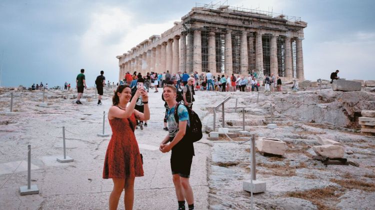 Το Top 5 των τουριστών στην Ελλάδα – Ποιες εθνικότητες ξόδεψαν τα περισσότερα χρήματα, ρεκόρ στις πτήσεις από ΗΠΑ