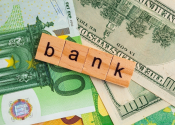 Τράπεζες: Αναθεωρούν προς τα πάνω τους στόχους για νέα δάνεια το 2025