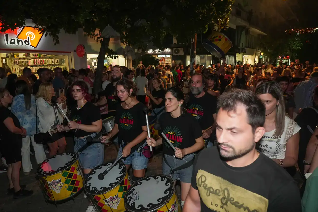 1η Λευκή Νύχτα Κατερίνης 2025: Πλήθος κόσμου στη μεγάλη γιορτή για την πόλη και την αγορά