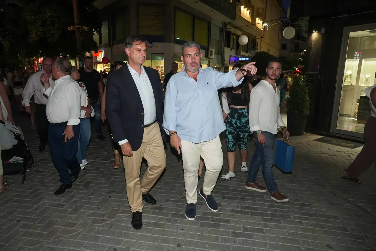 1η Λευκή Νύχτα Κατερίνης 2025: Πλήθος κόσμου στη μεγάλη γιορτή για την πόλη και την αγορά