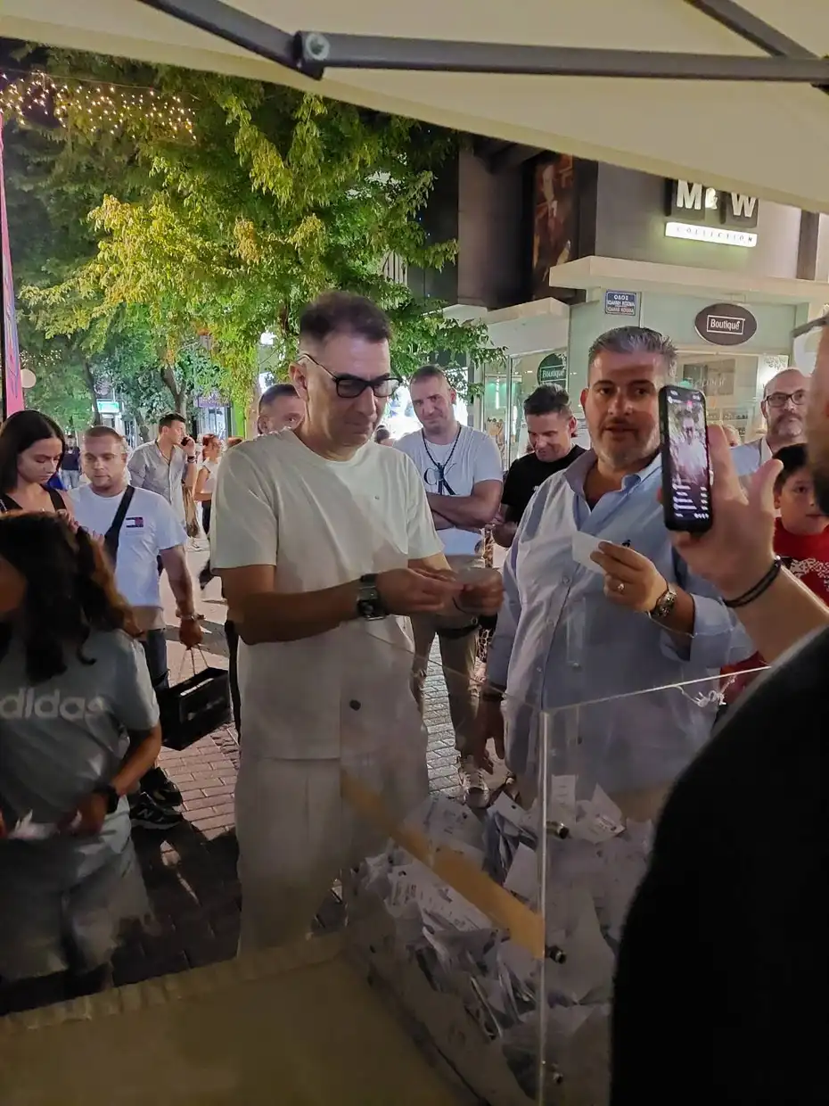 1η Λευκή Νύχτα Κατερίνης 2025: Πλήθος κόσμου στη μεγάλη γιορτή για την πόλη και την αγορά