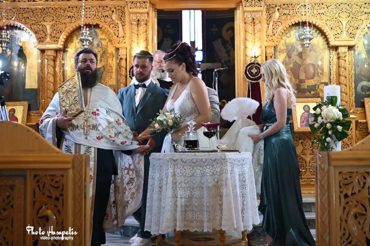 Ο γάμος του Κώστα & της Δέσποινας στην Αγία Θεοδώρα Κολινδρού Πιερίας Ο γάμος του Κώστα & της Δέσποινας στην Αγία Θεοδώρα Κολινδρού Πιερίας