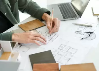 Ένας αιώνας πολεοδομικής τρέλας: Κώδικας Πολεοδομίας και Χωροταξίας από το χαρτί στο cloud