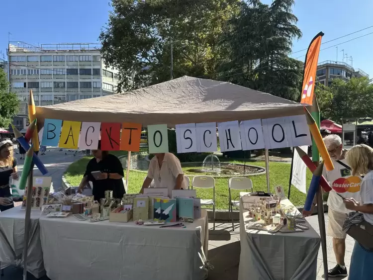 «back To School» περίπτερο από τη Μέριμνα Παιδιού Κατερίνης στην Πλατεία