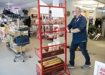 H Σουηδία μειώνει στο μισό τον ΦΠΑ στα τρόφιμα