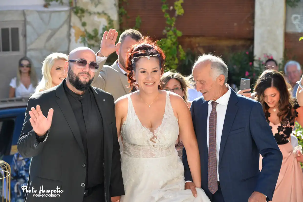 Ο γάμος του Κώστα & της Δέσποινας στην Αγία Θεοδώρα Κολινδρού Πιερίας Ο γάμος του Κώστα & της Δέσποινας στην Αγία Θεοδώρα Κολινδρού Πιερίας