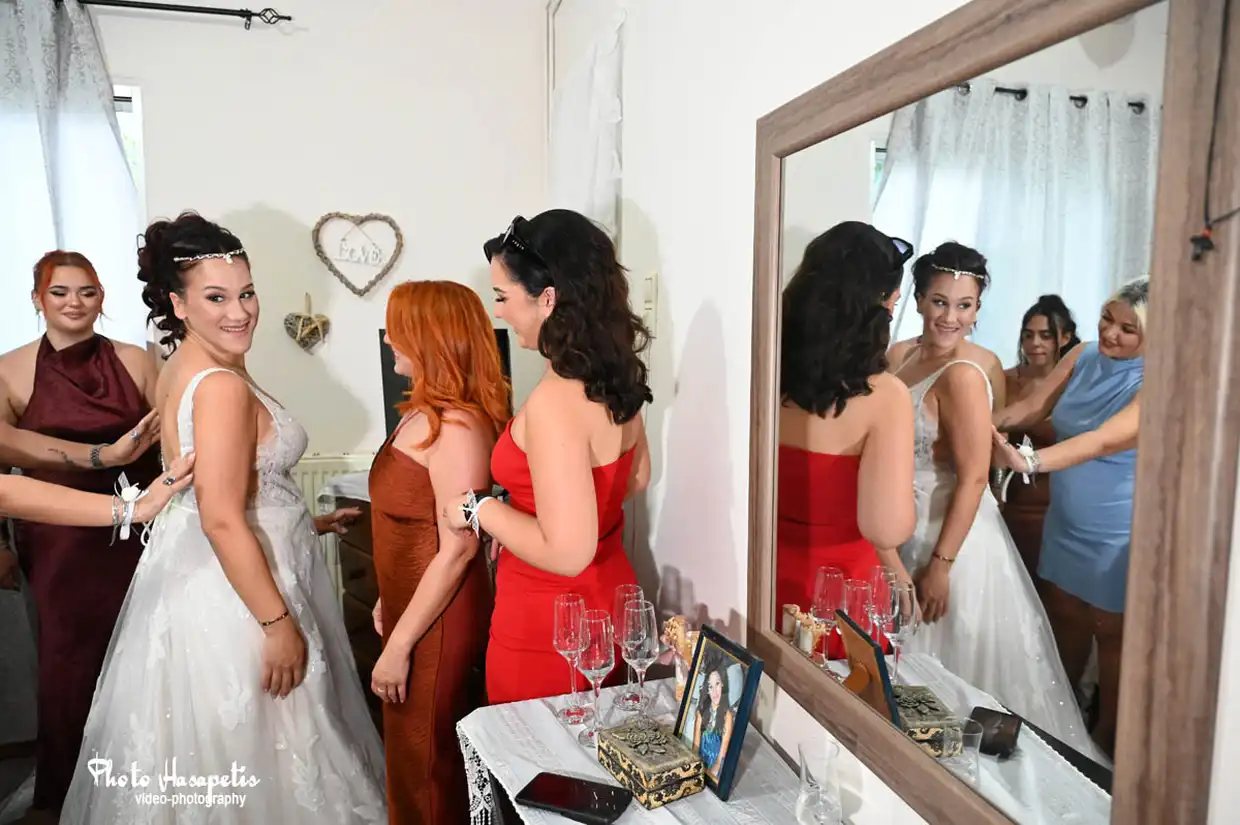 Ο γάμος του Κώστα & της Δέσποινας στην Αγία Θεοδώρα Κολινδρού Πιερίας Ο γάμος του Κώστα & της Δέσποινας στην Αγία Θεοδώρα Κολινδρού Πιερίας