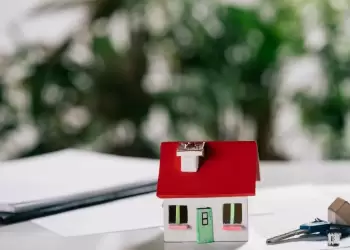 Αναζητούνται λύσεις για τα κόκκινα δάνεια