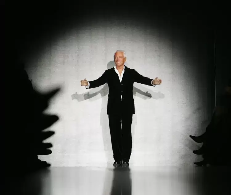 Αρμάνι: Ο μοναδικός από τους μεγάλους της μόδας που δεν πούλησε ποτέ την εταιρεία του