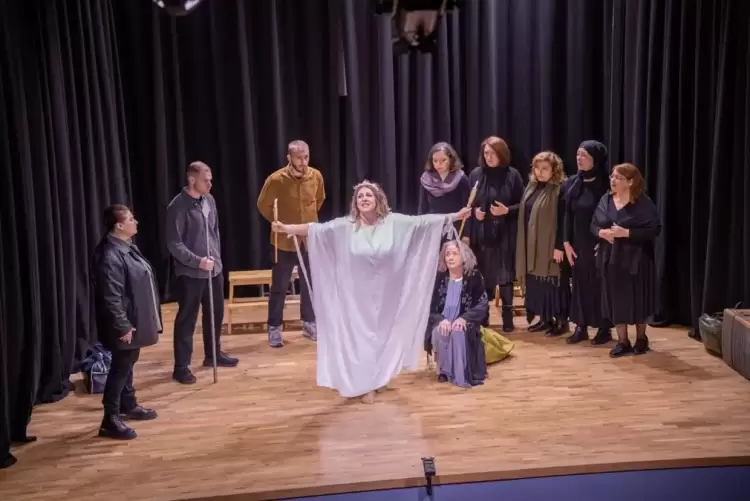 Αυλαία του 54ου Φεστιβάλ Ολύμπου – Σαββατοκύριακο με Πανσέληνο και Θεατρική Παράσταση