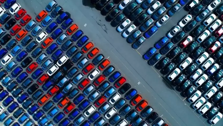 Γέμισαν τις εκθέσεις αυτοκινήτων οι Έλληνες μετά τις διακοπές Αυτόματο προσχέδιο