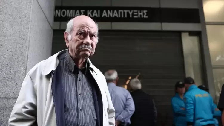 Αύξηση 500 ευρώ ετησίως στις μεσαίες συντάξεις