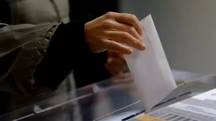 Δημοσκόπηση Interview: Στο 29,7% η ΝΔ κέρδισε 3 μονάδες μετρά τη ΔΕΘ