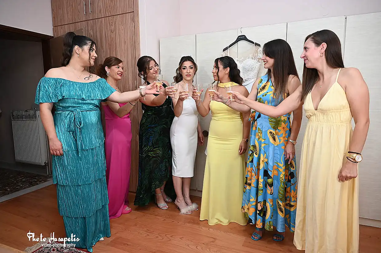 Διπλή χαρά για τον Ευθύμη Τσακίρη και tηn Θωμαή Ντούφα στην Αλεξάνδρεια (εικόνες) Διπλή χαρά για τον Ευθύμη Τσακίρη και Tηn Θωμαή Ντούφα στην Αλεξάνδρεια