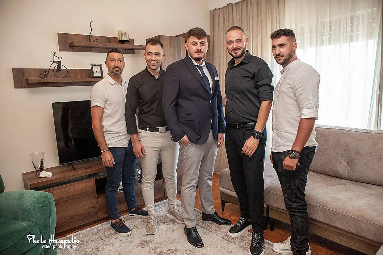 Διπλή χαρά για τον Ευθύμη Τσακίρη και tηn Θωμαή Ντούφα στην Αλεξάνδρεια (εικόνες) Διπλή χαρά για τον Ευθύμη Τσακίρη και Tηn Θωμαή Ντούφα στην Αλεξάνδρεια