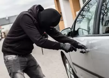 Διπλό χτύπημα στην Πιερία: Διάρρηξη οχήματος και κλοπή 200 ευρώ την ίδια μέρα