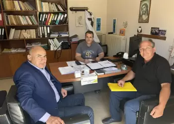 Ενημερωτική Επίσκεψη του Βουλευτή Δελβερούδη Κομνηνού στο Τμήμα Κτηνιατρικής της Π.Ε. Πιερίας για την Ευλογιά των Αιγοπροβάτων Ενημερωτική Επίσκεψη του Βουλευτή Δελβερούδη Κομνηνού στο Τμήμα Κτηνιατρικής της Π.Ε. Πιερίας για την Ευλογιά των Αιγοπροβάτων