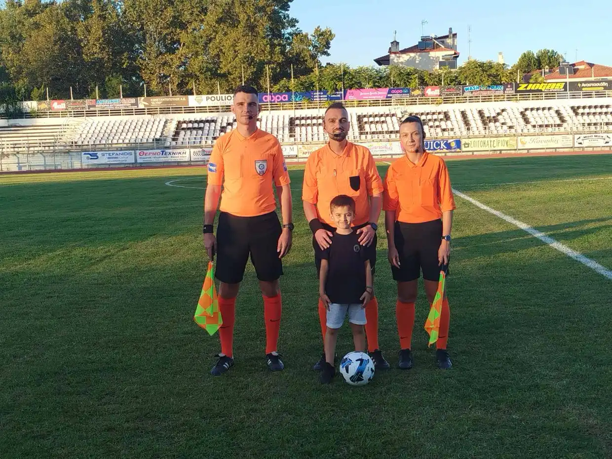 Έπαιξαν για καλό στην Κατερίνη βουλευτές και δημοσιογράφοι (εικόνες) Έπαιξαν για καλό στην Κατερίνη βουλευτές και δημοσιογράφοι