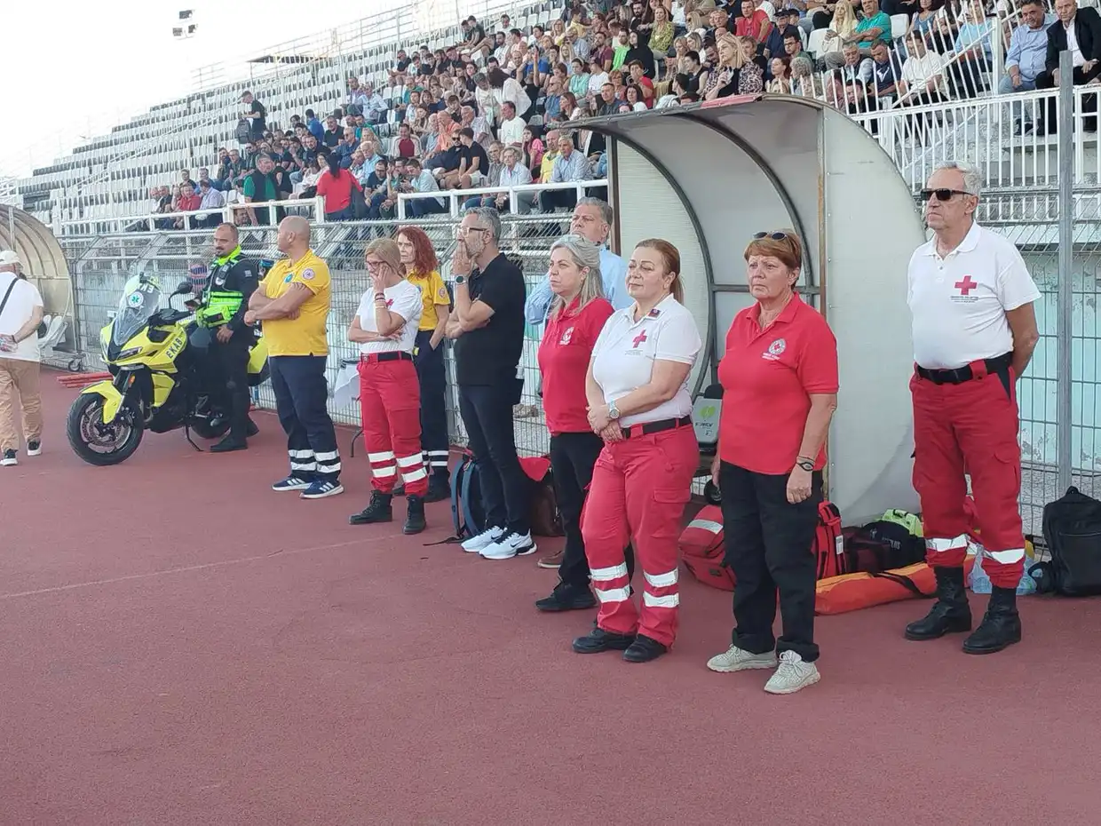 Έπαιξαν για καλό στην Κατερίνη βουλευτές και δημοσιογράφοι (εικόνες) Έπαιξαν για καλό στην Κατερίνη βουλευτές και δημοσιογράφοι