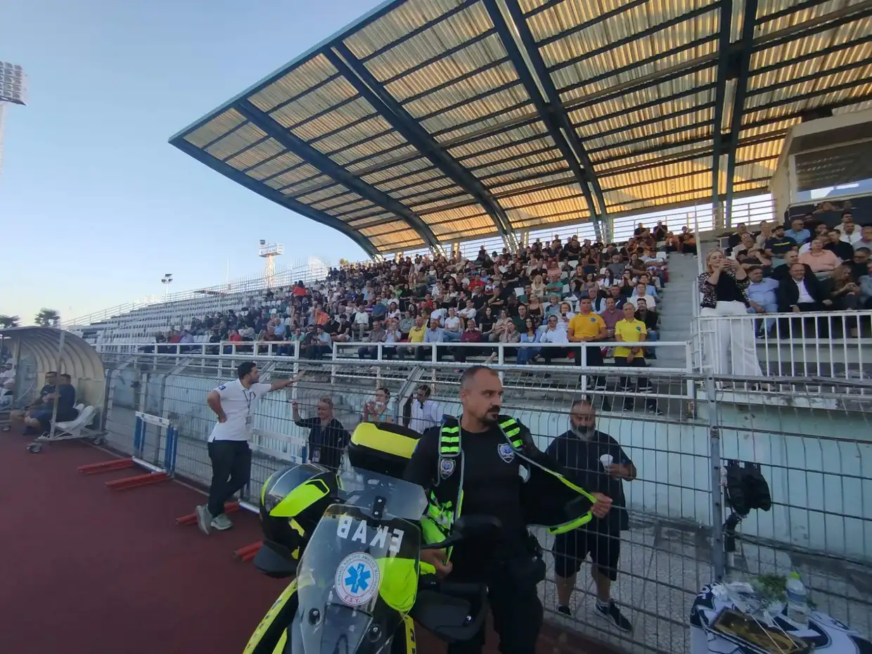 Έπαιξαν για καλό στην Κατερίνη βουλευτές και δημοσιογράφοι (εικόνες) Έπαιξαν για καλό στην Κατερίνη βουλευτές και δημοσιογράφοι