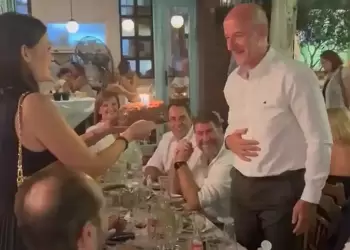 Γενέθλια – έκπληξη για τον Φώντα Μπαραλιάκο στη Θεσσαλονίκη