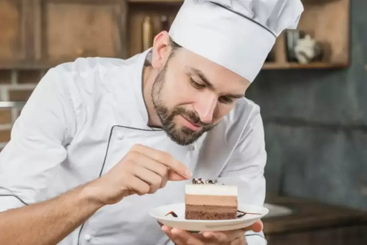 Γιατί να σπουδάσω ζαχαροπλαστική: Προοπτικές καριέρας στην Ελλάδα και το εξωτερικό