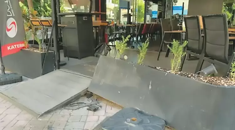 Κατερίνη: Αυτοκίνητο «εισέβαλε» ξανά σε γνωστό καφέ Battlenet