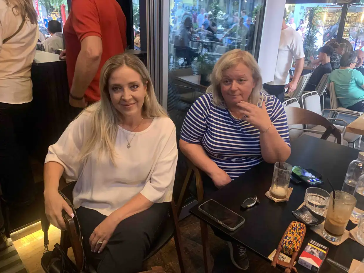 Κατερίνη: Συνάντηση κομματικών στελεχών Νέας Δημοκρατίας με πολίτες στο καφέ Freud (vid&pics)