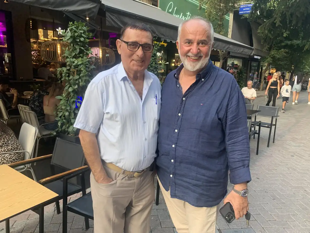 Κατερίνη: Συνάντηση κομματικών στελεχών Νέας Δημοκρατίας με πολίτες στο καφέ Freud (vid&pics)