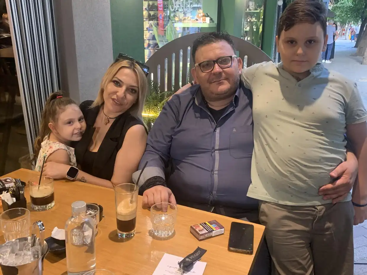 Κατερίνη: Συνάντηση κομματικών στελεχών Νέας Δημοκρατίας με πολίτες στο καφέ Freud (vid&pics)