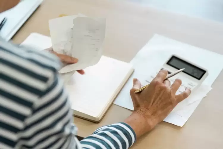 Οδηγός για υψηλότερη σύνταξη: Πρόωρη συνταξιοδότηση, μισθός και πλασματικά έτη 
