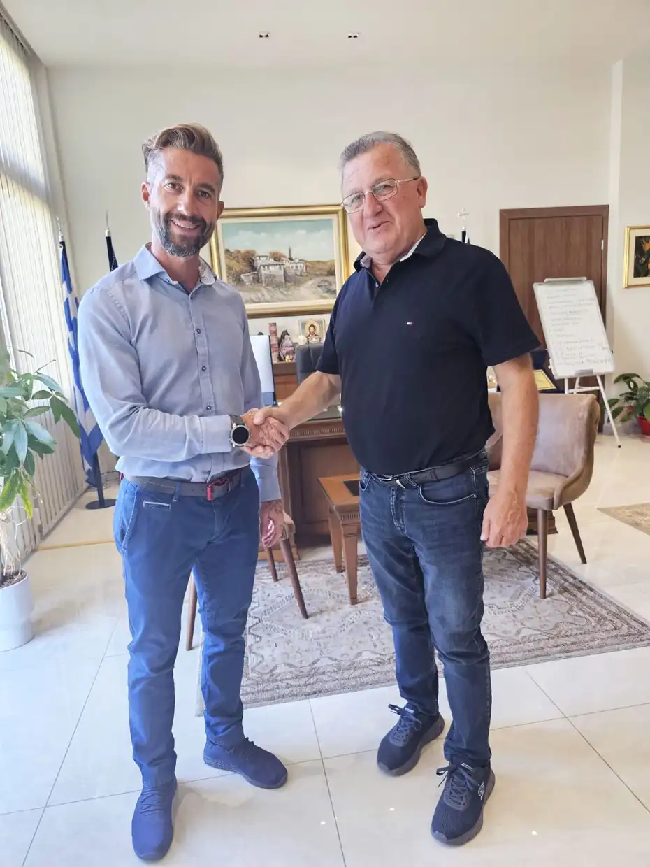 Ρεκόρ αγάπης: Κολύμπησε 41 χλμ για τις ακτές της Πιερίας!