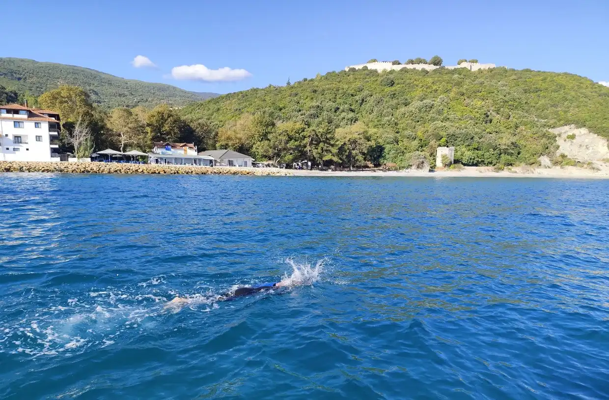 Ρεκόρ αγάπης: Κολύμπησε 41 χλμ για τις ακτές της Πιερίας!